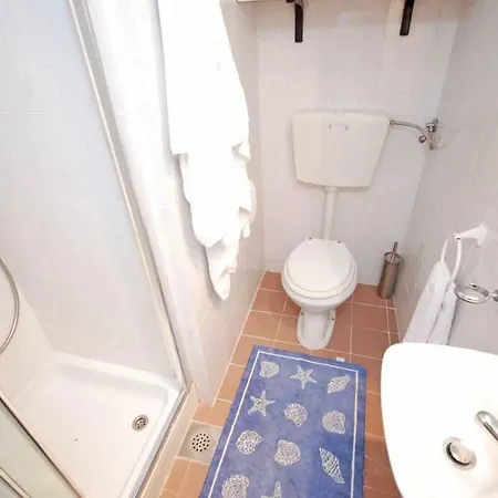 Liznjan Villa Vila *